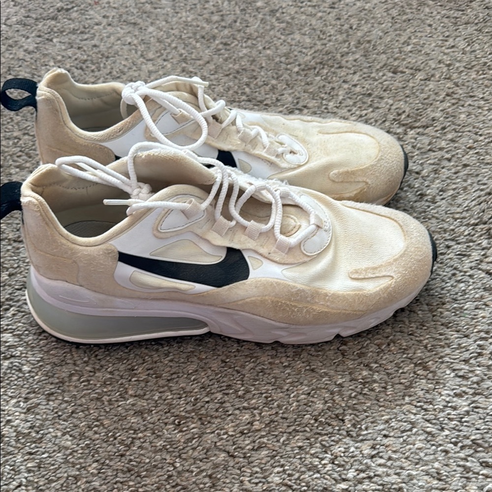 Nike Cream and Black Women's Sneakers